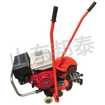 NQG-6.8型內(nèi)燃切軌機