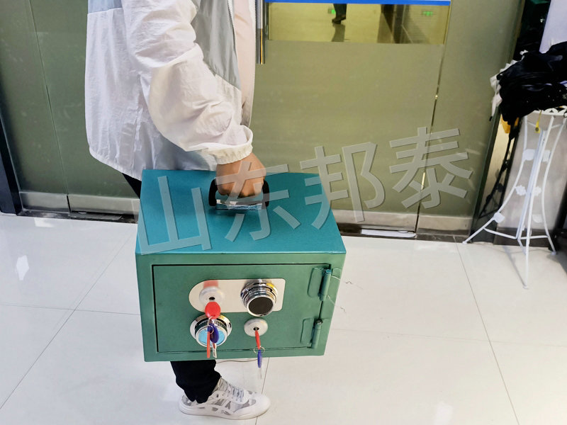 便攜式雷管柜和炸藥柜及雙背帶鋼板材質(zhì)炸藥箱   ~！新品推送！~